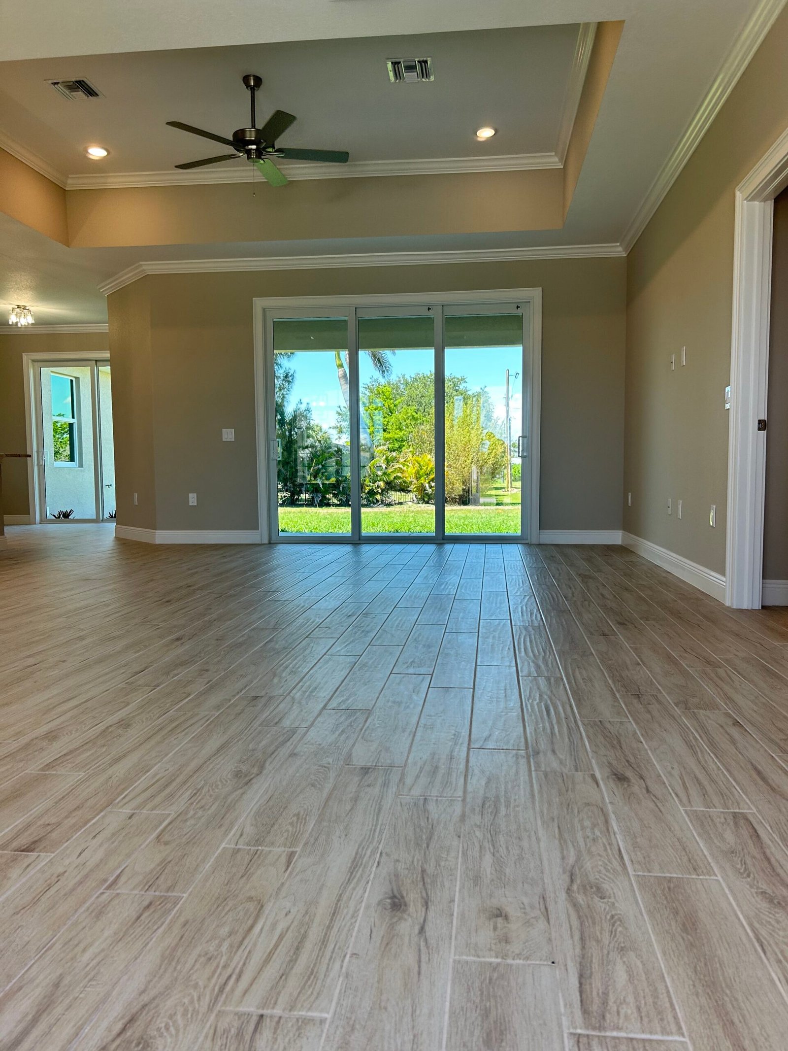 A perfectly clean luxury property after a final clean in Fort Myers